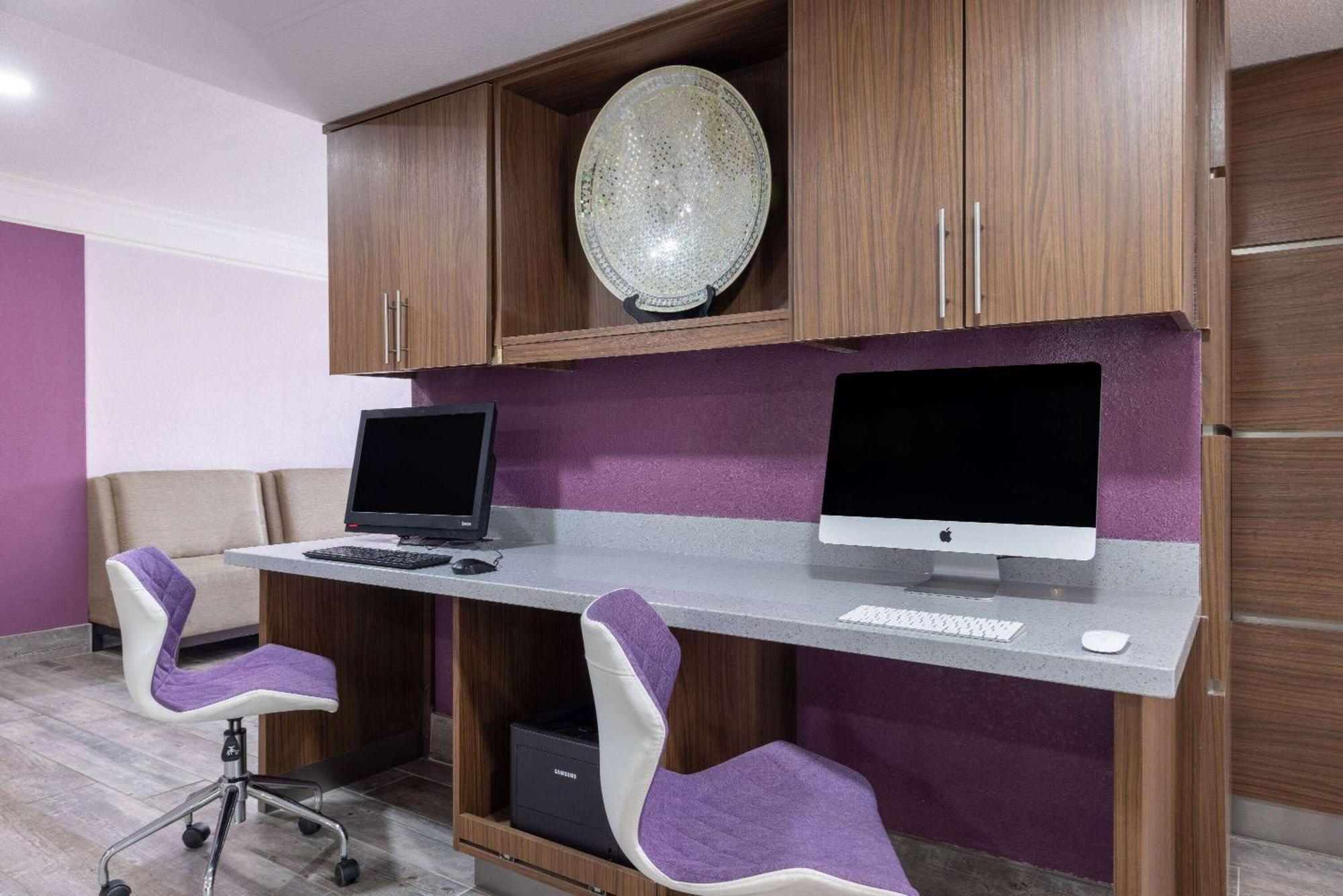 La Quinta Inn By Wyndham Kansas City Lenexa Zewnętrze zdjęcie
